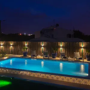  Villa Yvonne,private Pool,private Parking 1,7 Km From The Beatch Portugal